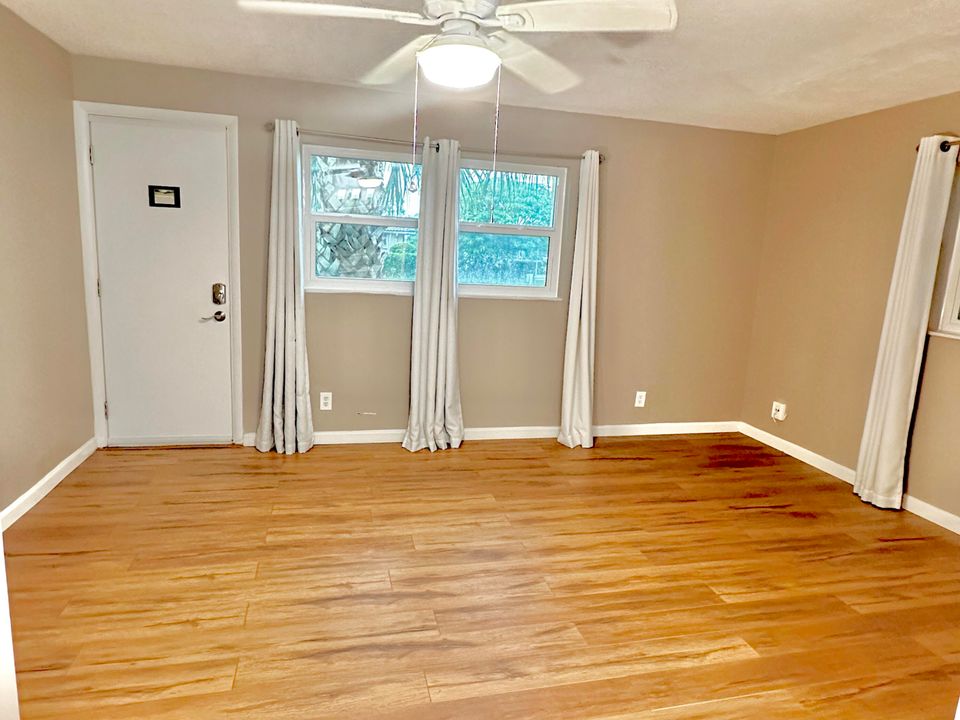 For Sale: $242,000 (2 beds, 2 baths, 1248 Square Feet)