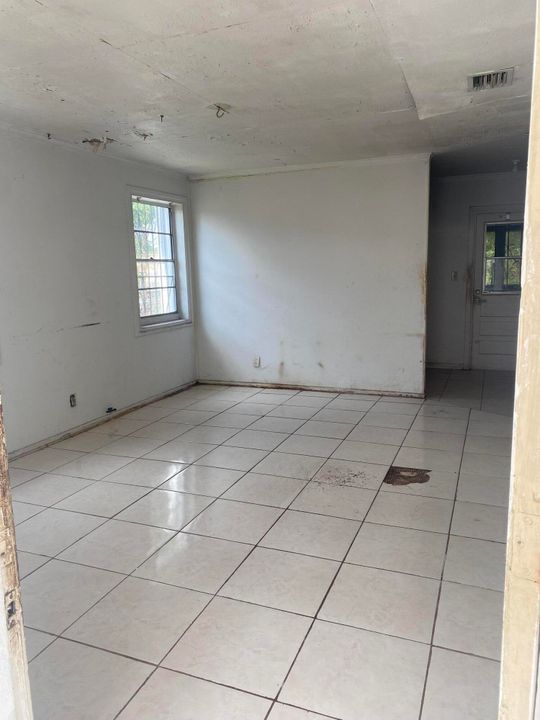 En Venta: $219,000 (4 camas, 1 baños, 900 Pies cuadrados)