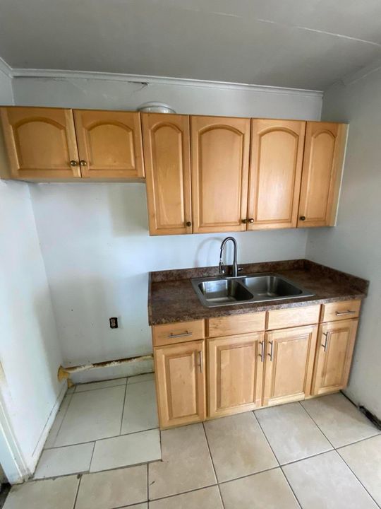 En Venta: $219,000 (4 camas, 1 baños, 900 Pies cuadrados)