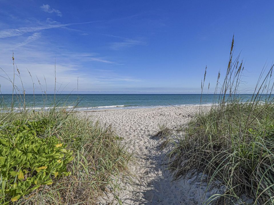 En Venta: $1,250,000 (3 camas, 2 baños, 2603 Pies cuadrados)