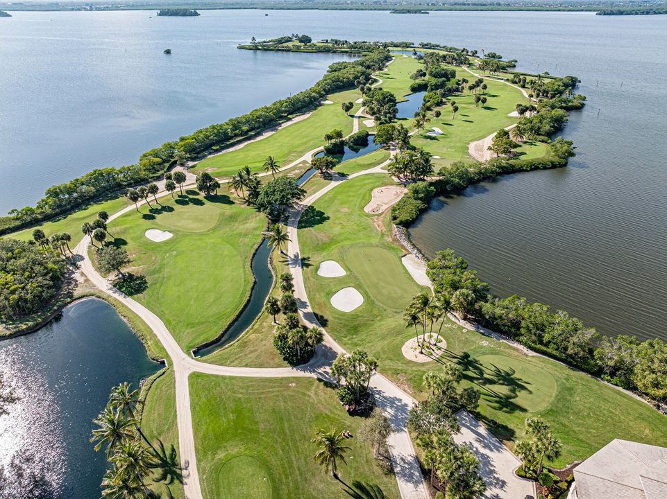 En Venta: $1,250,000 (3 camas, 2 baños, 2603 Pies cuadrados)