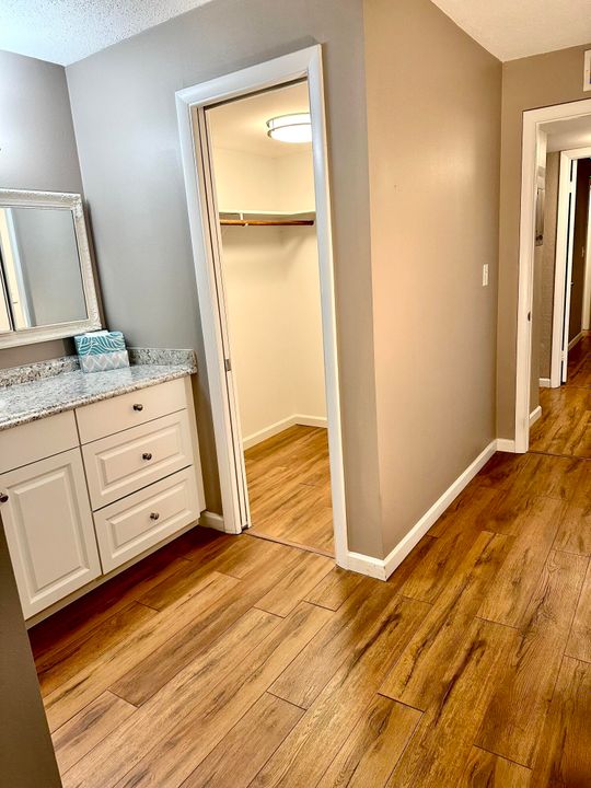 For Sale: $242,000 (2 beds, 2 baths, 1248 Square Feet)