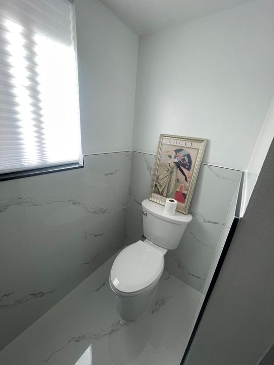 For Sale: $245,000 (2 beds, 2 baths, 1130 Square Feet)