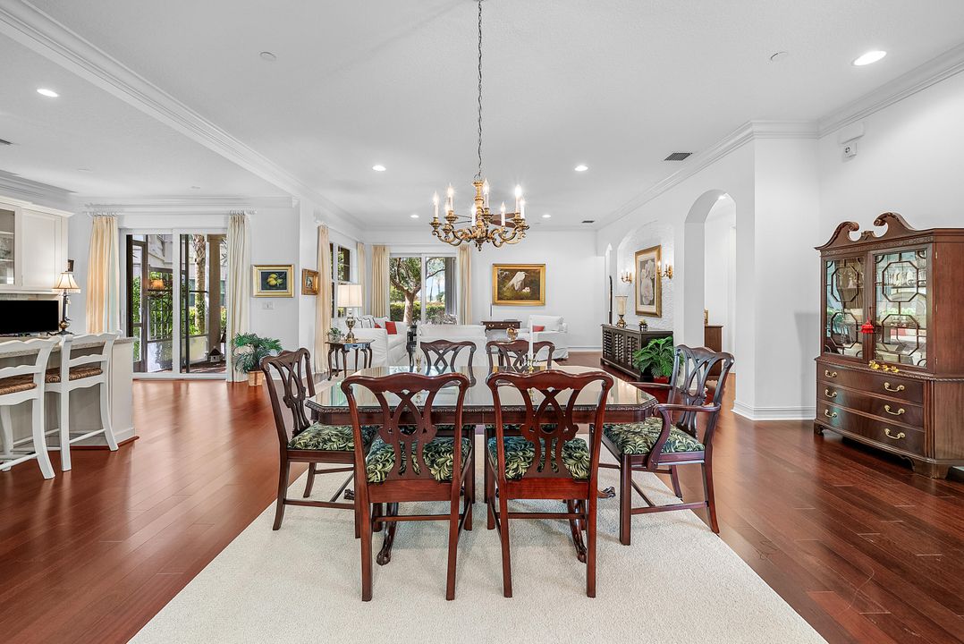 For Sale: $985,000 (2 beds, 2 baths, 2124 Square Feet)