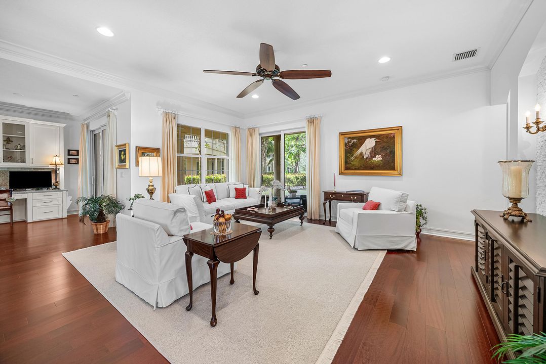 For Sale: $985,000 (2 beds, 2 baths, 2124 Square Feet)