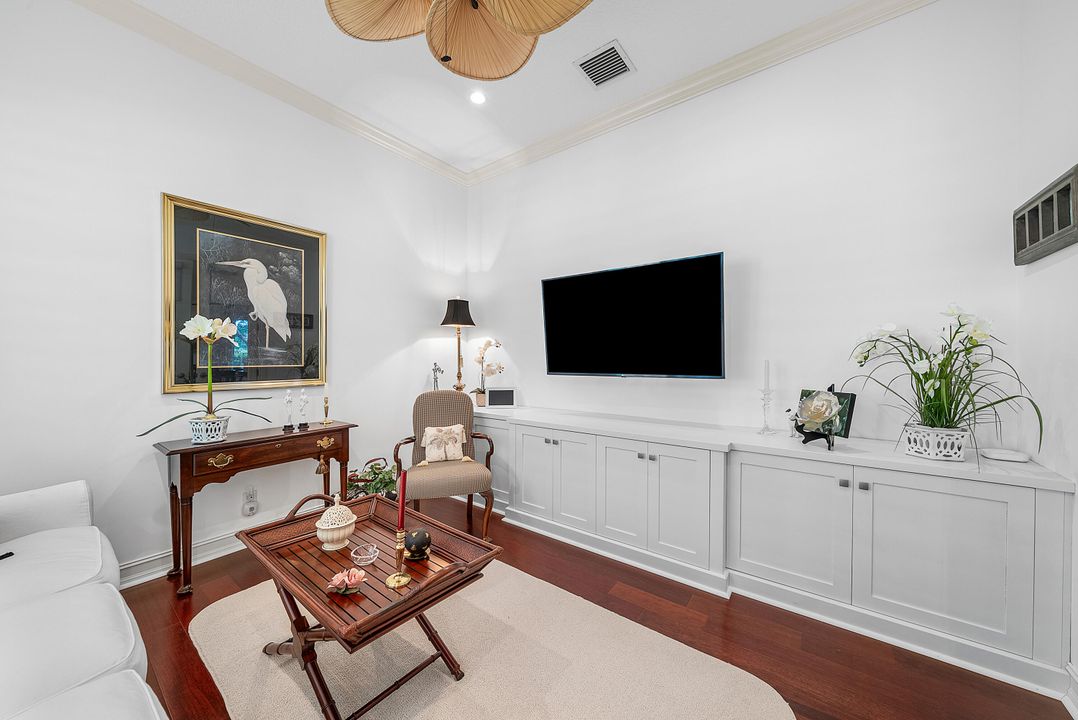 For Sale: $985,000 (2 beds, 2 baths, 2124 Square Feet)