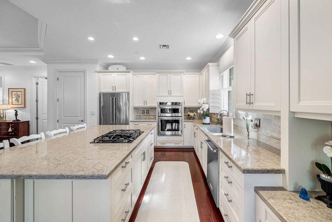 For Sale: $985,000 (2 beds, 2 baths, 2124 Square Feet)