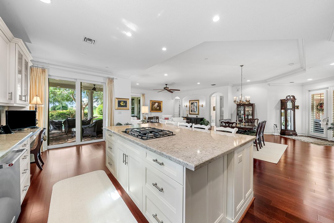 For Sale: $985,000 (2 beds, 2 baths, 2124 Square Feet)