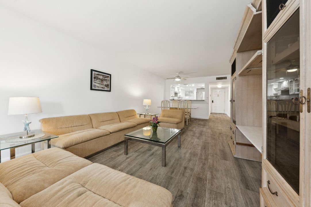 待售: $185,000 (2 贝兹, 2 浴室, 1232 平方英尺)