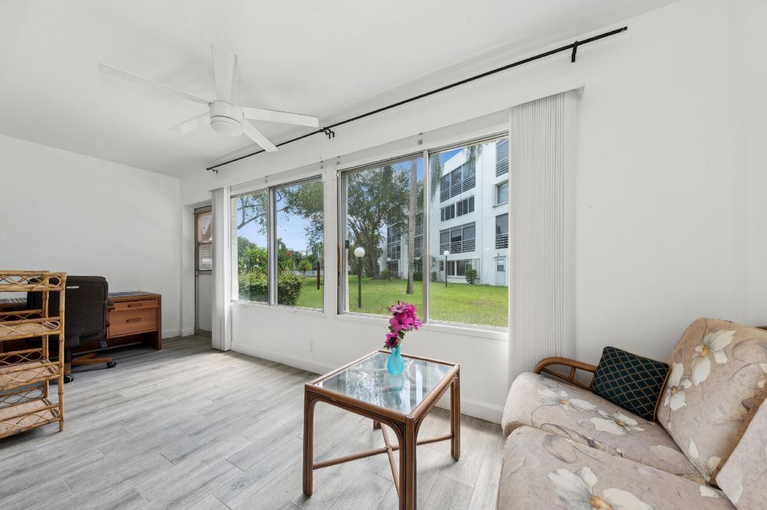 待售: $185,000 (2 贝兹, 2 浴室, 1232 平方英尺)