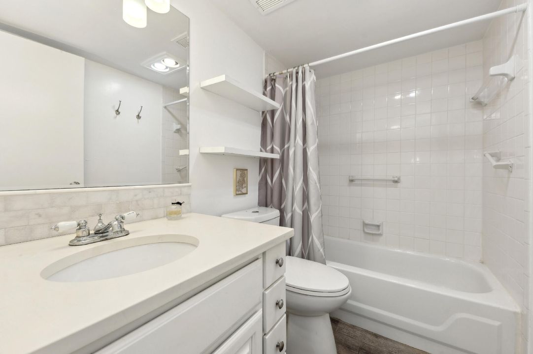 待售: $185,000 (2 贝兹, 2 浴室, 1232 平方英尺)