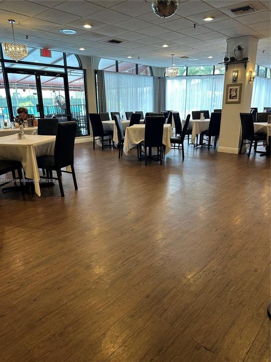 待售: $185,000 (2 贝兹, 2 浴室, 1232 平方英尺)