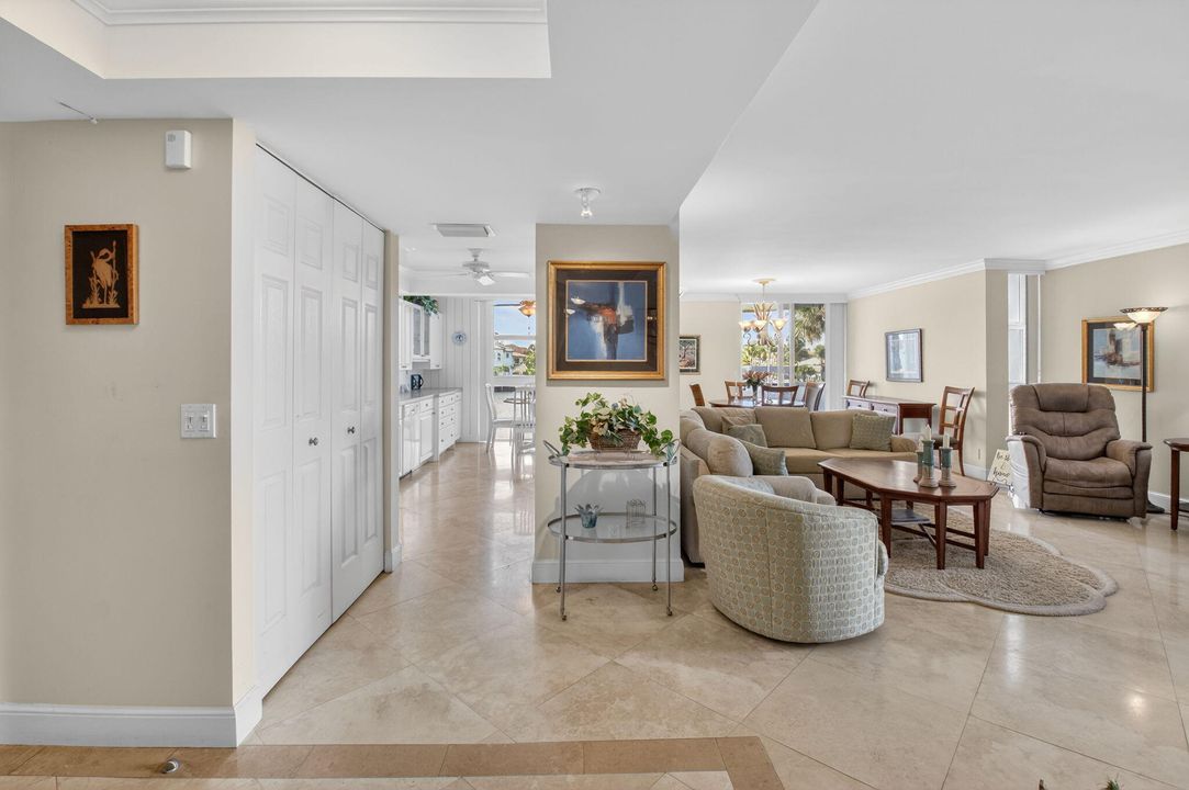 En Venta: $643,000 (2 camas, 2 baños, 1482 Pies cuadrados)