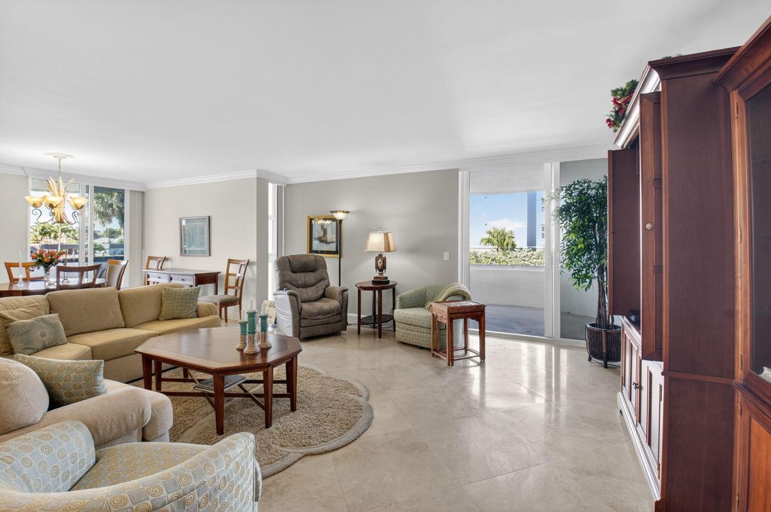 En Venta: $643,000 (2 camas, 2 baños, 1482 Pies cuadrados)