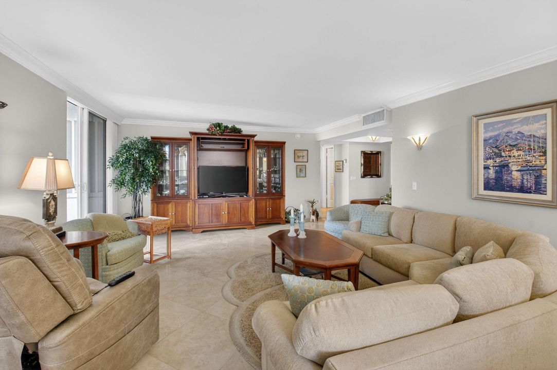 En Venta: $643,000 (2 camas, 2 baños, 1482 Pies cuadrados)