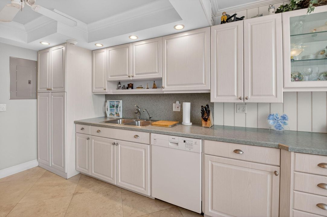 En Venta: $643,000 (2 camas, 2 baños, 1482 Pies cuadrados)