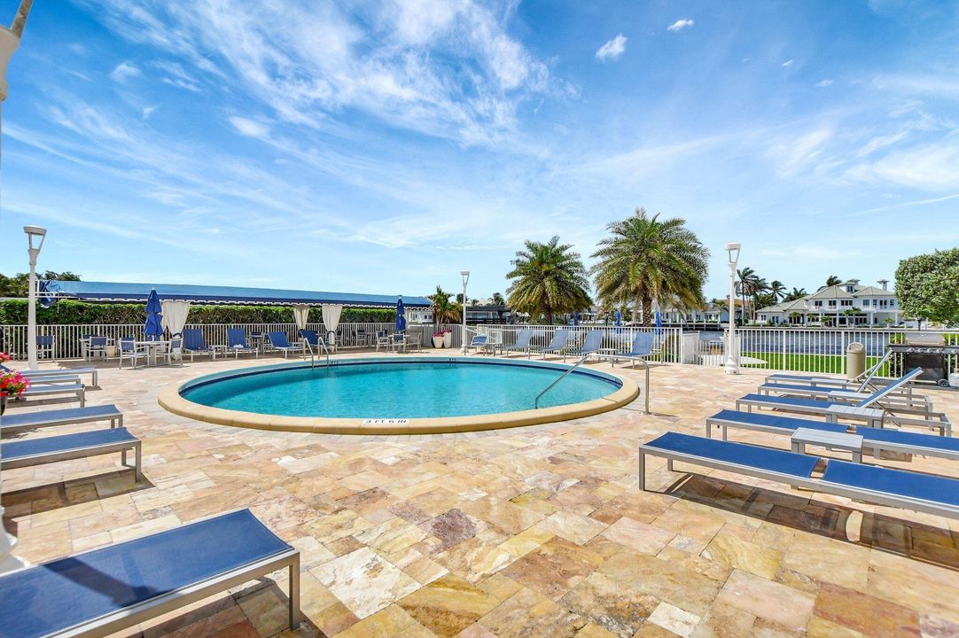 En Venta: $643,000 (2 camas, 2 baños, 1482 Pies cuadrados)