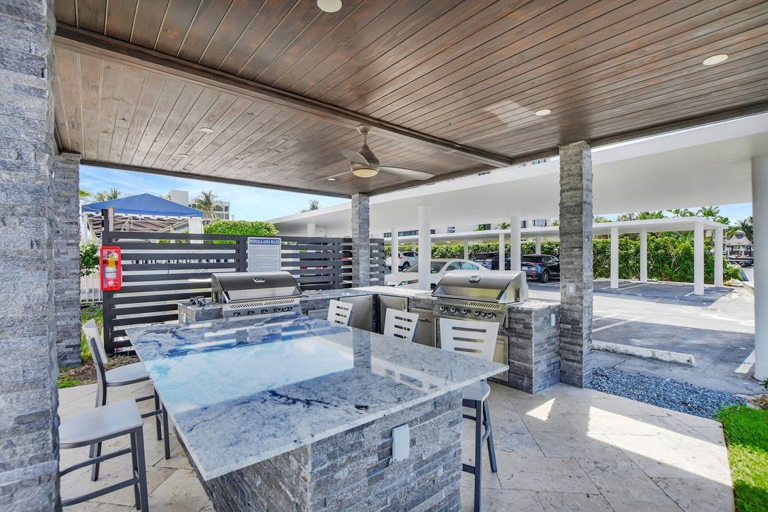 En Venta: $643,000 (2 camas, 2 baños, 1482 Pies cuadrados)