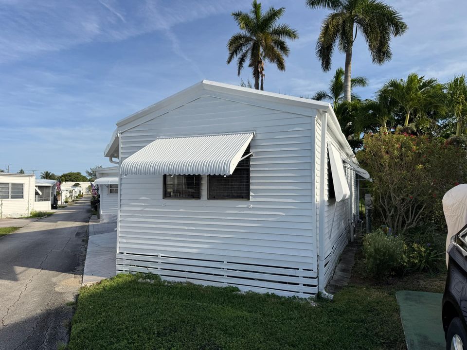 En Venta: $359,000 (2 camas, 1 baños, 738 Pies cuadrados)