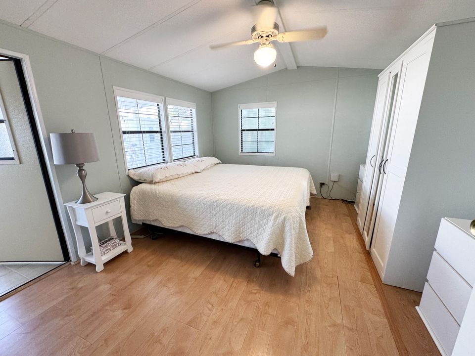 En Venta: $359,000 (2 camas, 1 baños, 738 Pies cuadrados)