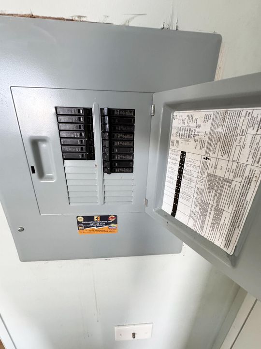 En Venta: $359,000 (2 camas, 1 baños, 738 Pies cuadrados)