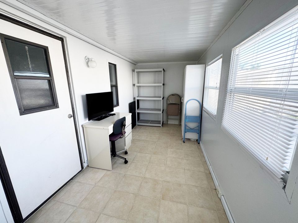 En Venta: $359,000 (2 camas, 1 baños, 738 Pies cuadrados)