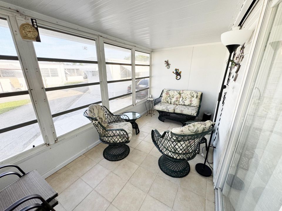 En Venta: $359,000 (2 camas, 1 baños, 738 Pies cuadrados)