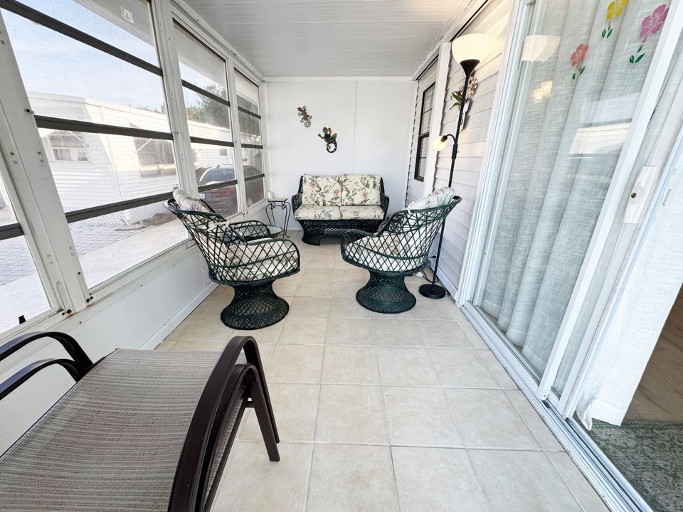 En Venta: $359,000 (2 camas, 1 baños, 738 Pies cuadrados)