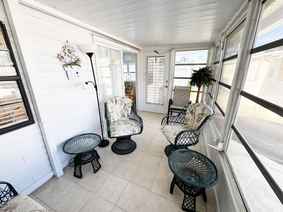 En Venta: $359,000 (2 camas, 1 baños, 738 Pies cuadrados)