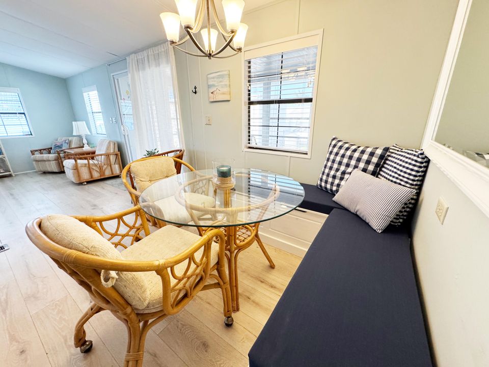 En Venta: $359,000 (2 camas, 1 baños, 738 Pies cuadrados)