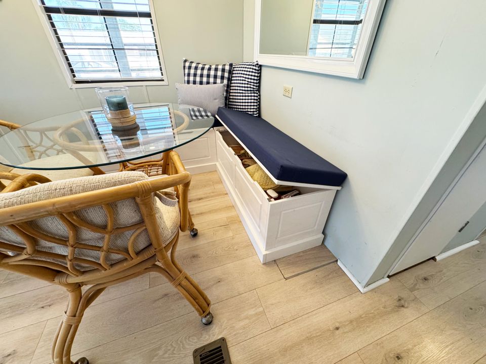 En Venta: $359,000 (2 camas, 1 baños, 738 Pies cuadrados)