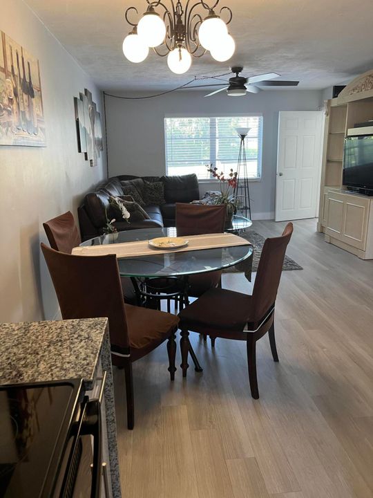 For Rent: $2,000 (1 beds, 1 baths, 648 Square Feet)