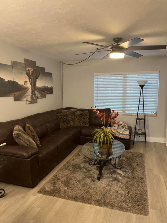 For Rent: $2,000 (1 beds, 1 baths, 648 Square Feet)