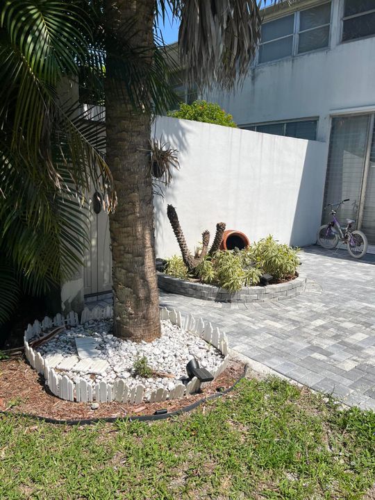 For Rent: $2,000 (1 beds, 1 baths, 648 Square Feet)