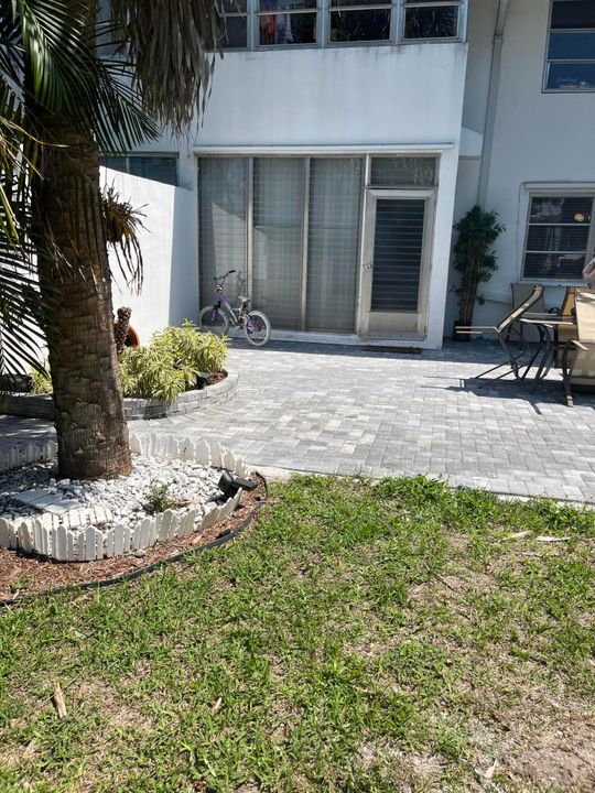 For Rent: $2,000 (1 beds, 1 baths, 648 Square Feet)