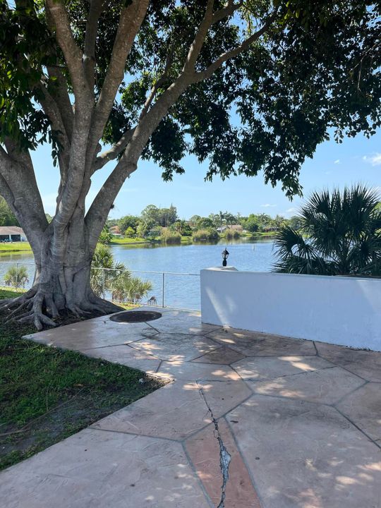 For Rent: $2,000 (1 beds, 1 baths, 648 Square Feet)