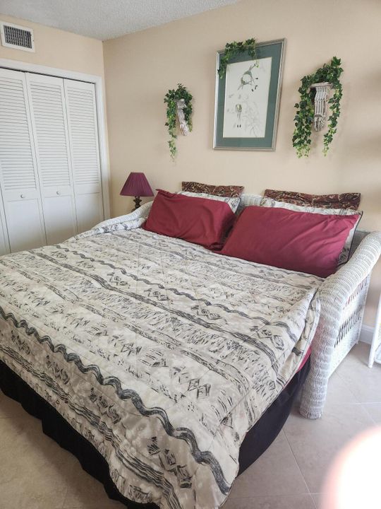 В аренду: $4,000 (2 спален, 2 ванн, 1385 Квадратных фут)