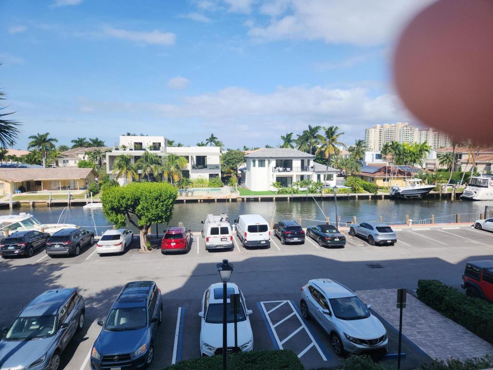 В аренду: $4,000 (2 спален, 2 ванн, 1385 Квадратных фут)