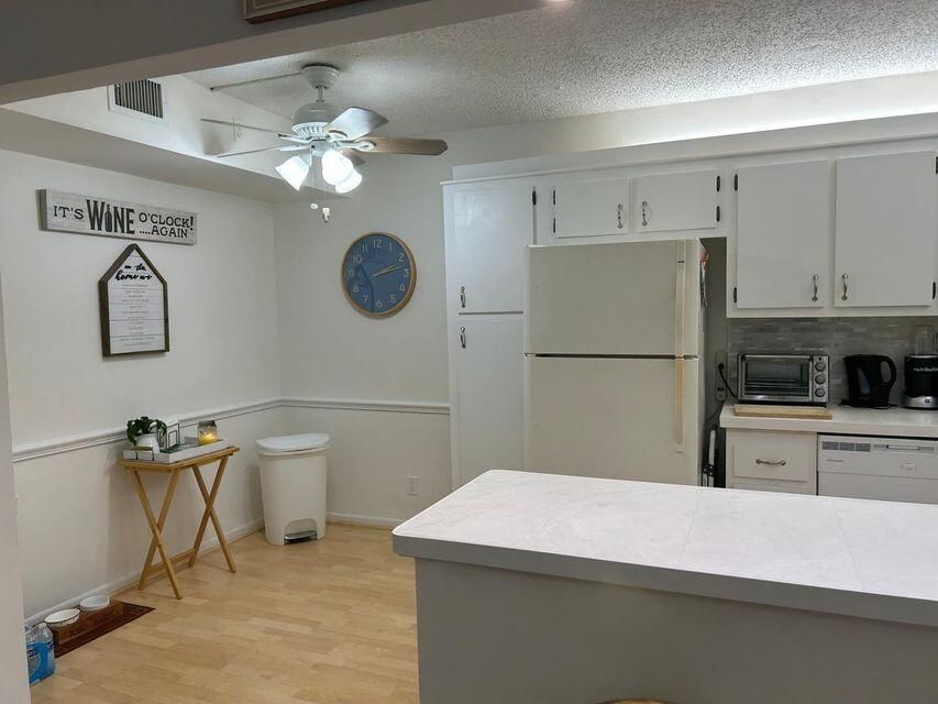 For Rent: $1,850 (2 beds, 2 baths, 1111 Square Feet)