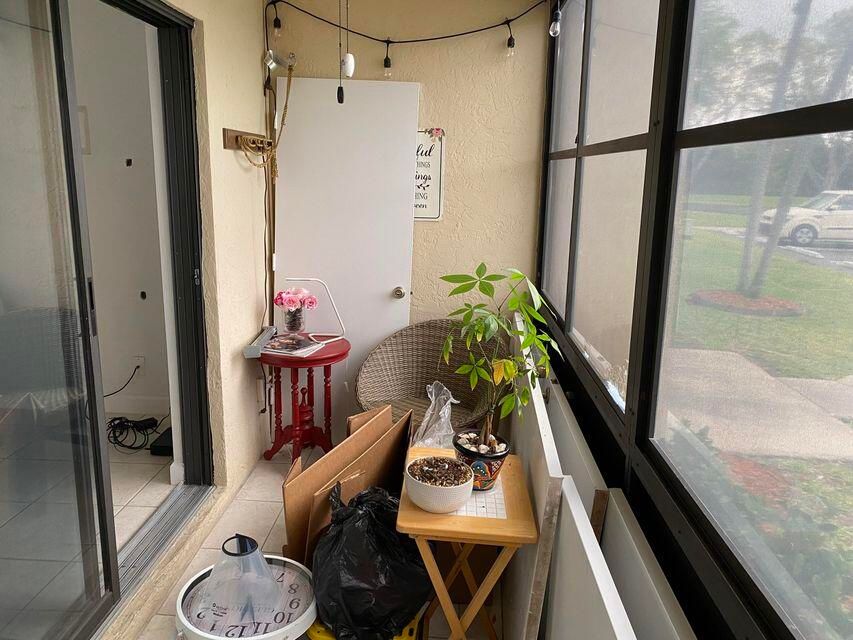 For Rent: $1,850 (2 beds, 2 baths, 1111 Square Feet)