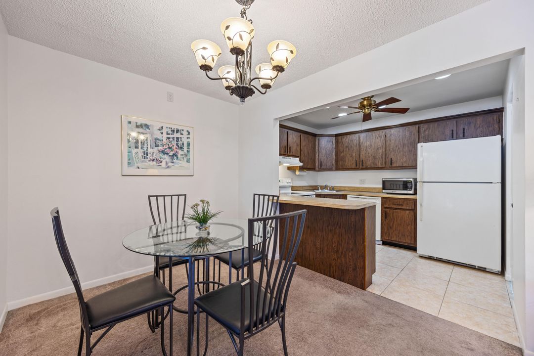 待售: $109,000 (2 贝兹, 1 浴室, 920 平方英尺)