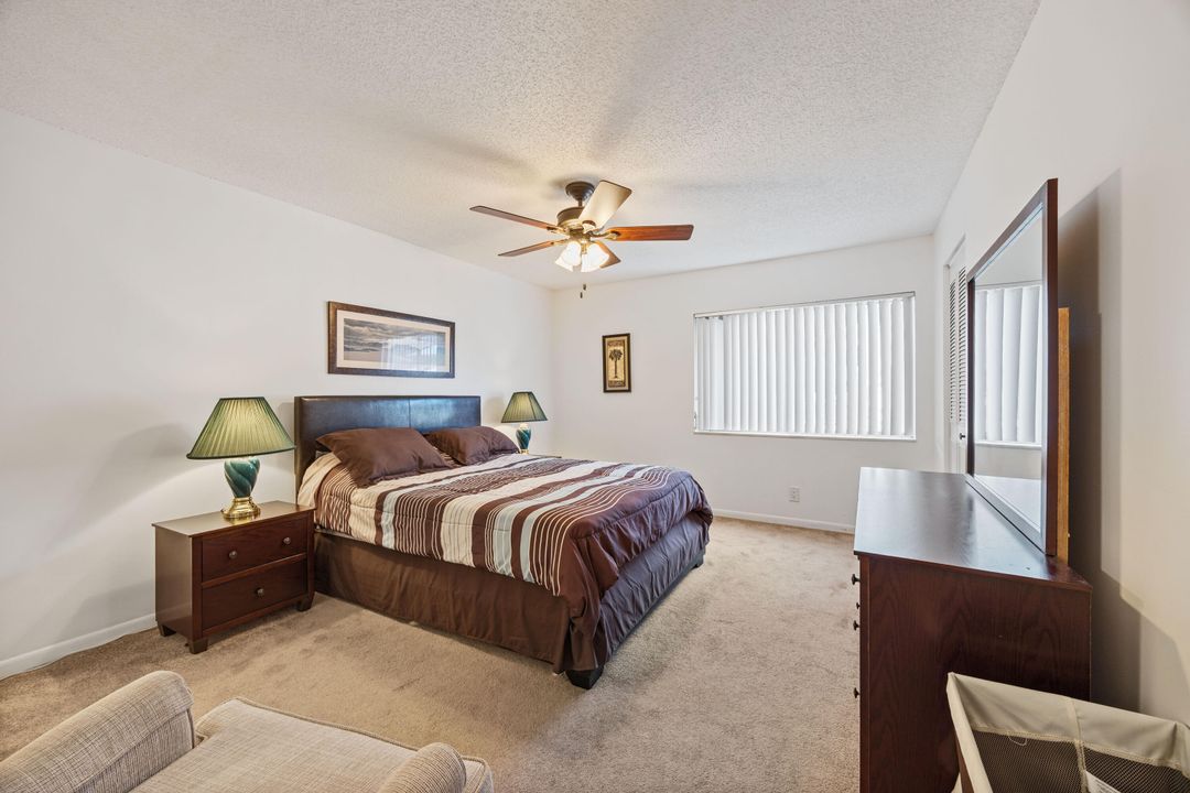 待售: $109,000 (2 贝兹, 1 浴室, 920 平方英尺)