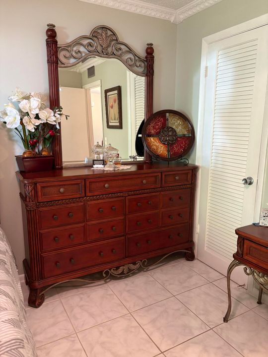 На продажу: $120,000 (2 спален, 1 ванн, 798 Квадратных фут)