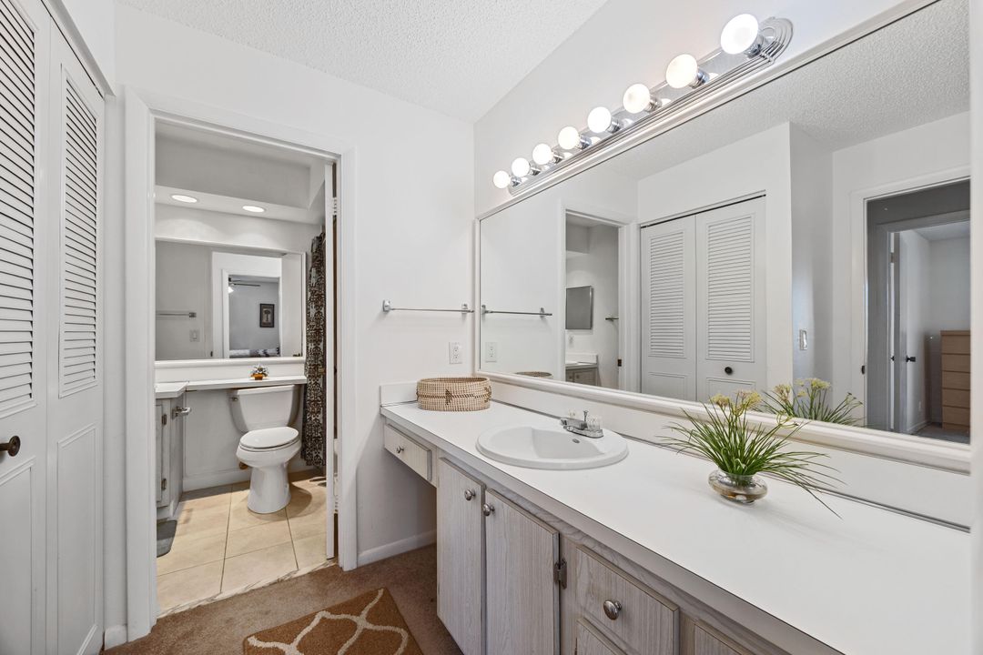 待售: $109,000 (2 贝兹, 1 浴室, 920 平方英尺)