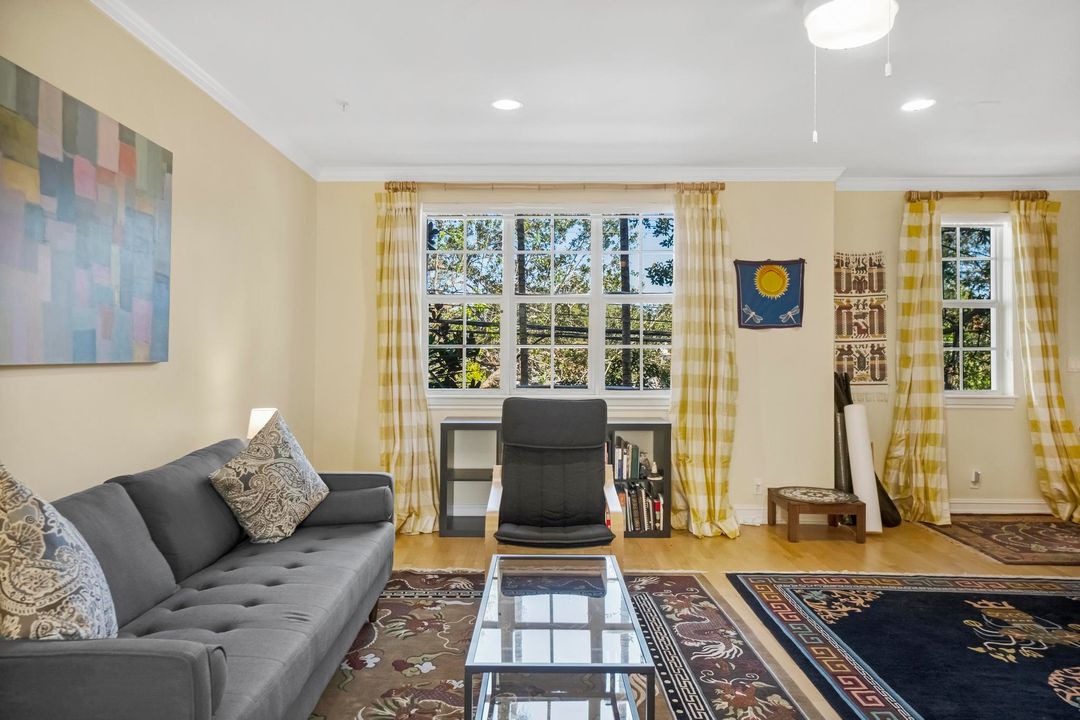 For Sale: $1,395,000 (3 beds, 3 baths, 1826 Square Feet)