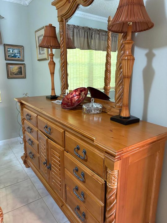 На продажу: $120,000 (2 спален, 1 ванн, 798 Квадратных фут)