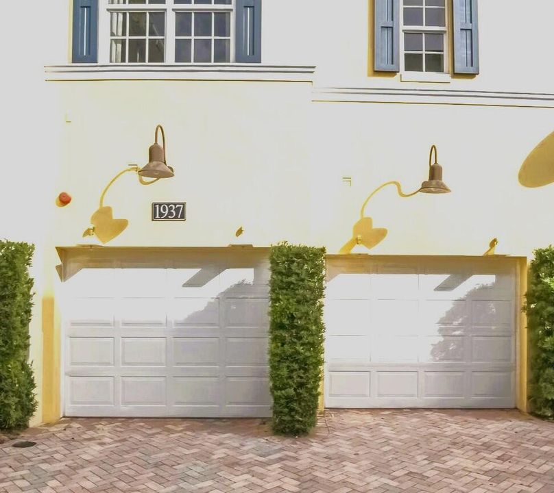 For Sale: $1,395,000 (3 beds, 3 baths, 1826 Square Feet)