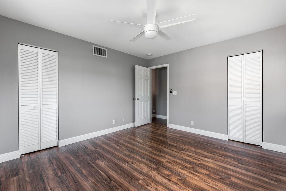 For Rent: $2,000 (2 beds, 1 baths, 986 Square Feet)