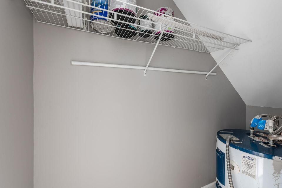 For Rent: $2,000 (2 beds, 1 baths, 986 Square Feet)