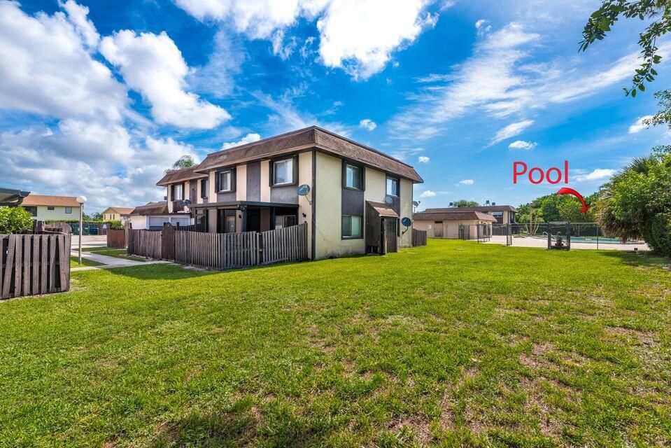 For Rent: $2,000 (2 beds, 1 baths, 986 Square Feet)